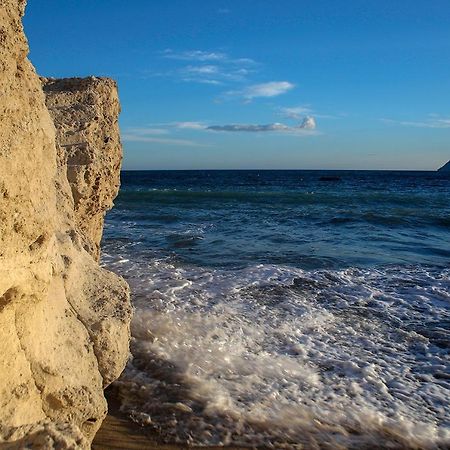 La Palmera. El Amanecer En El Parque Natural Agua Amarga  Exteriör bild